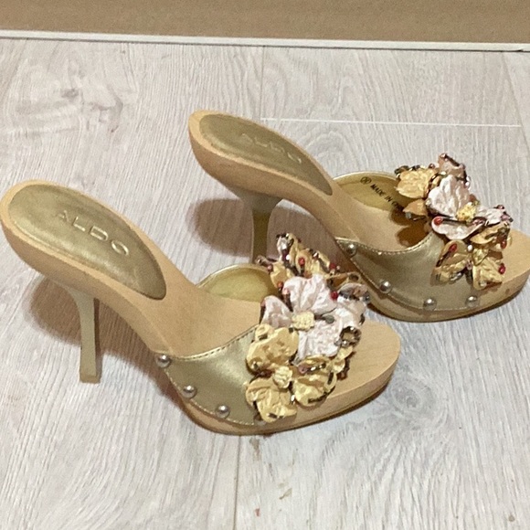 Shoes - Aldo Sandals